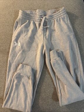 3/$15- Under Armour pants size large